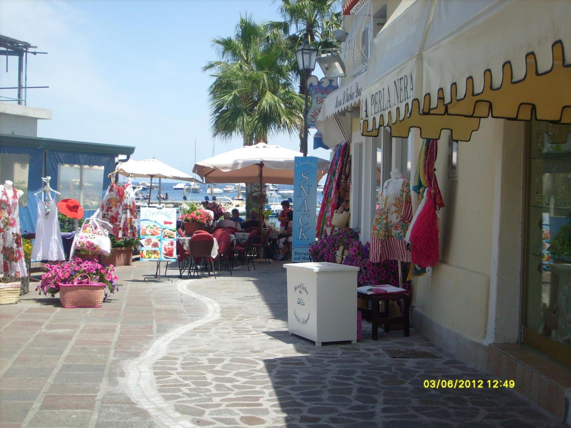 B&B Celestina Ischia Lacco Ameno  Eksteriør bilde